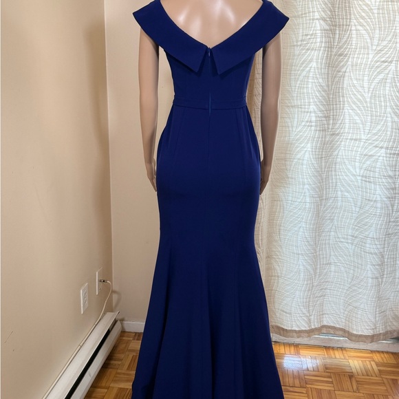 Elegant Off-Shoulder Navy Blue Evening Gown - Picture 5 of 6